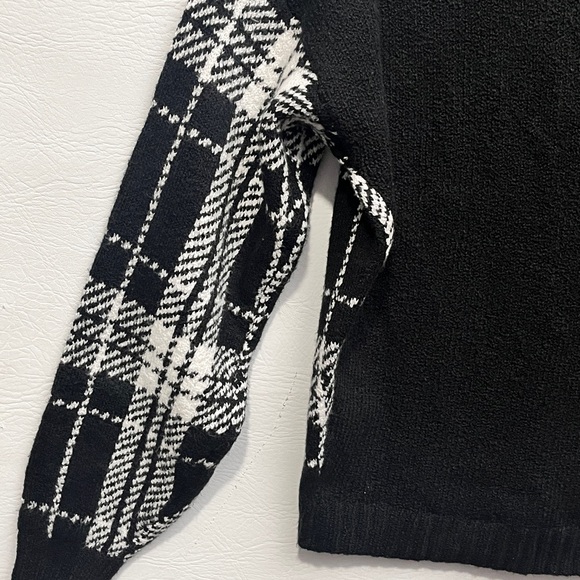 Hollister Black and White Checkered Plaid Cardigan XS NWT - Picture 5 of 10